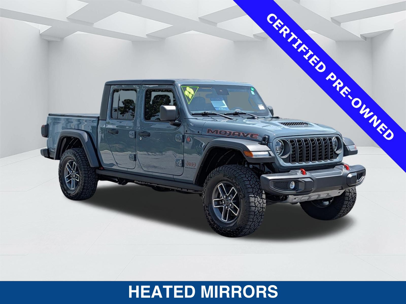 Used 2025 Jeep Gladiator Mojave w/ Convenience Group AWD/4WD image 3
