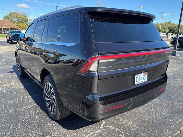 Used 2025 Lincoln Navigator Black Label image 3
