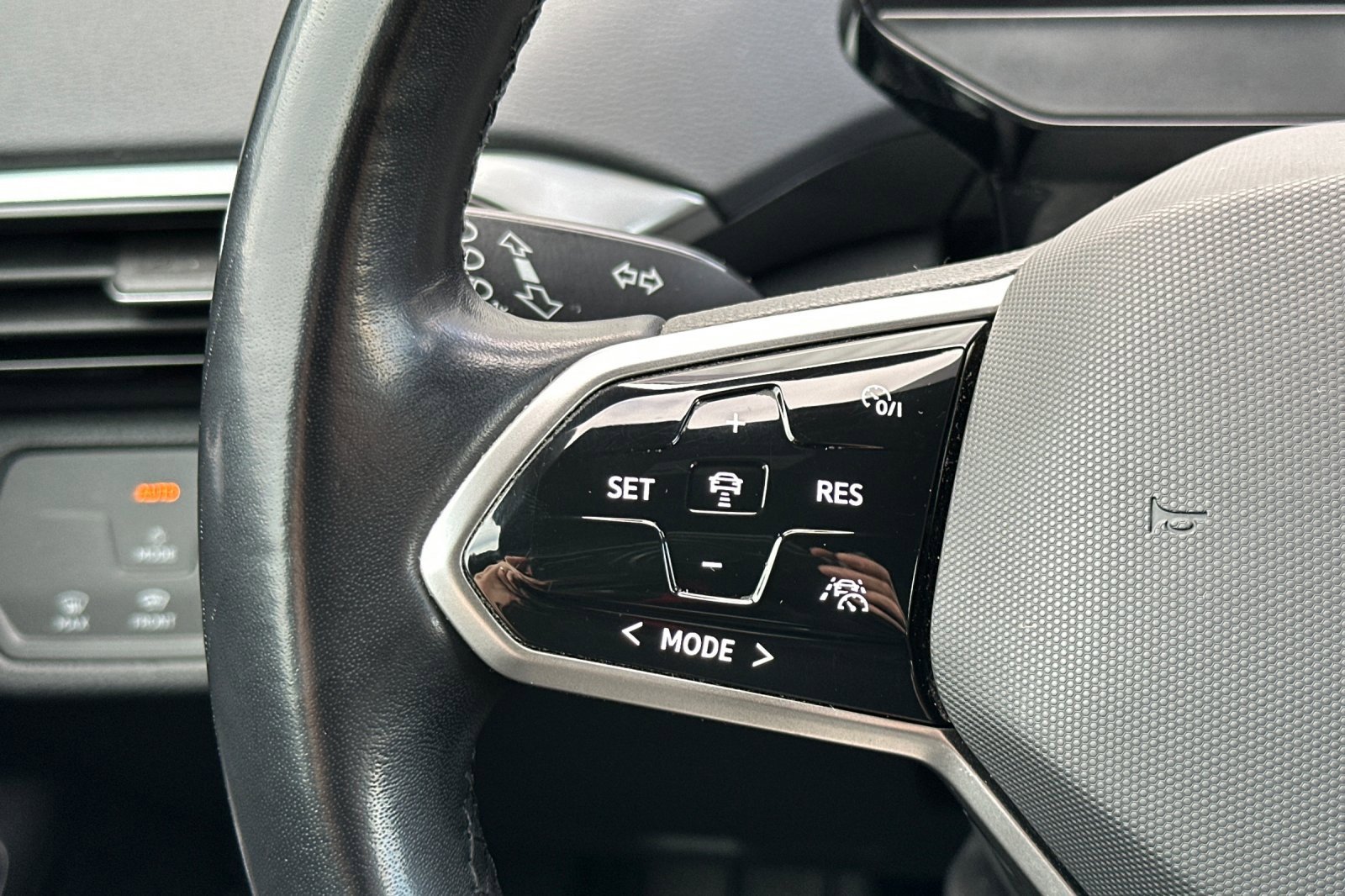 Used 2021 Volkswagen ID.4 Pro w/ ID.4 Protection Package (IPT) image 27