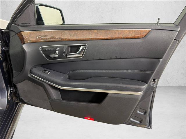 Used 2014 Mercedes-Benz E 350 4MATIC Sedan image 16