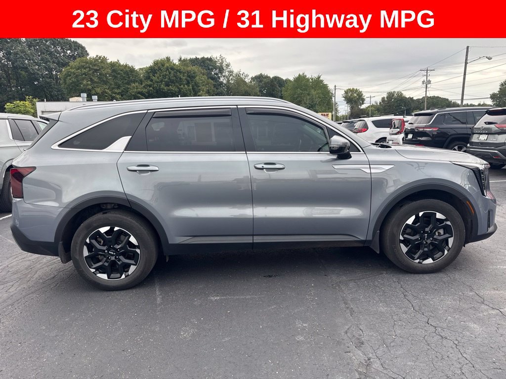 Used 2025 Kia Sorento S