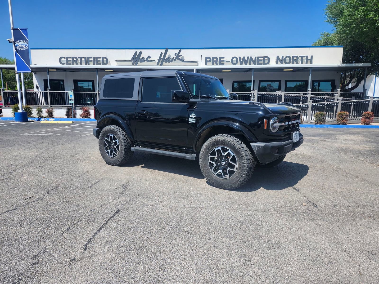 Used 2022 Ford Bronco Outer Banks image 1