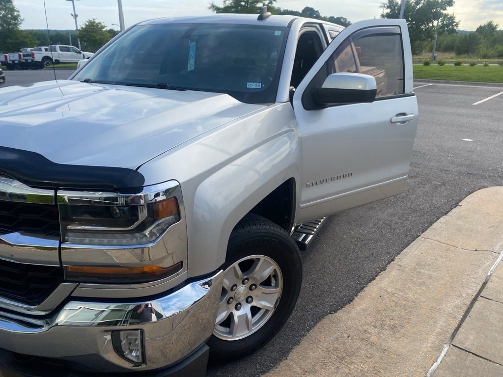 Used 2017 Chevrolet Silverado 1500 LT w/ All Star Edition AWD/4WD image 5
