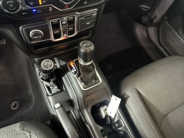 Used 2023 Jeep Wrangler Unlimited w/ Sun & Screen Package image 20