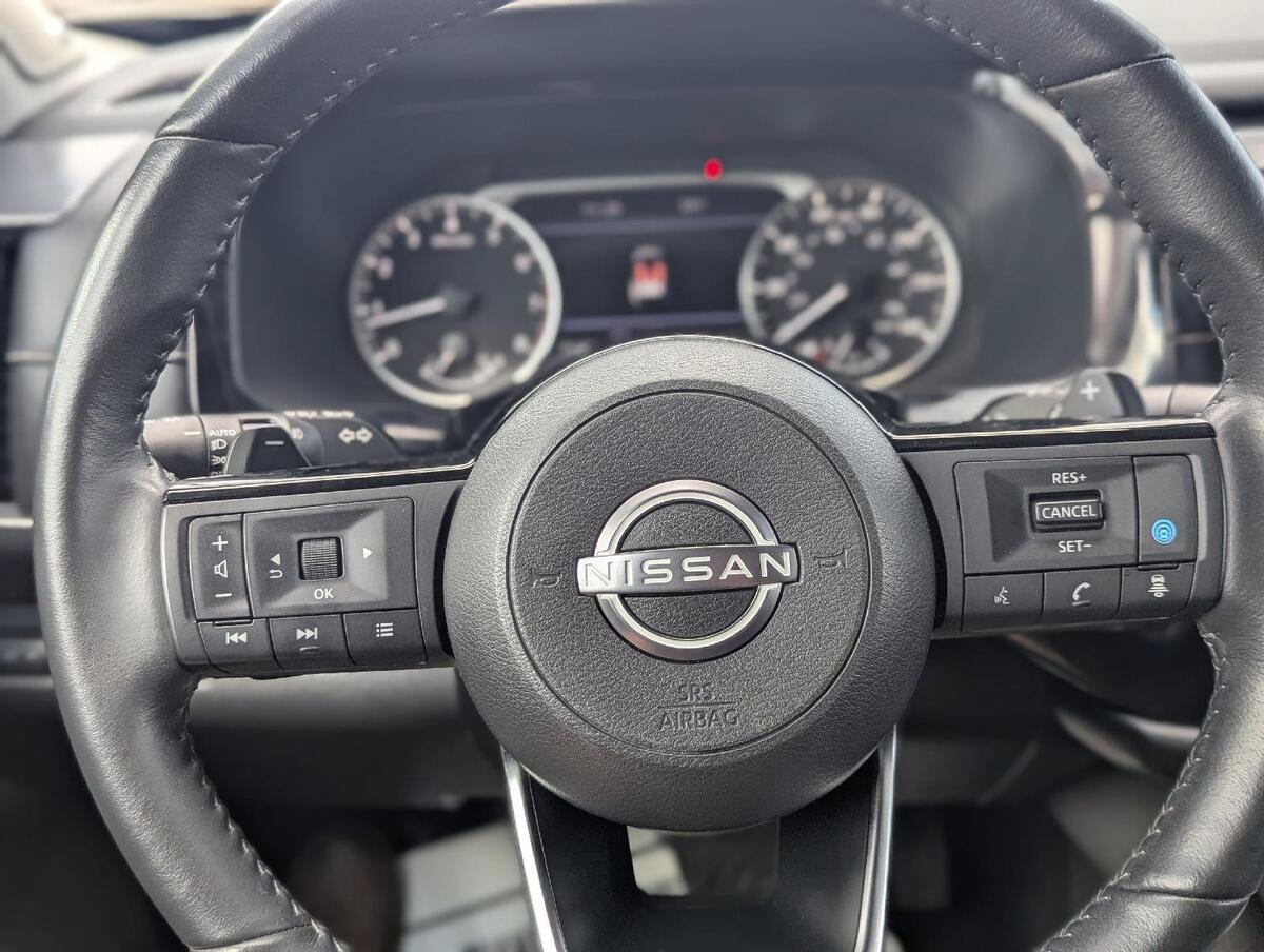 Used 2023 Nissan Pathfinder SL w/ SL Premium Package AWD/4WD image 5