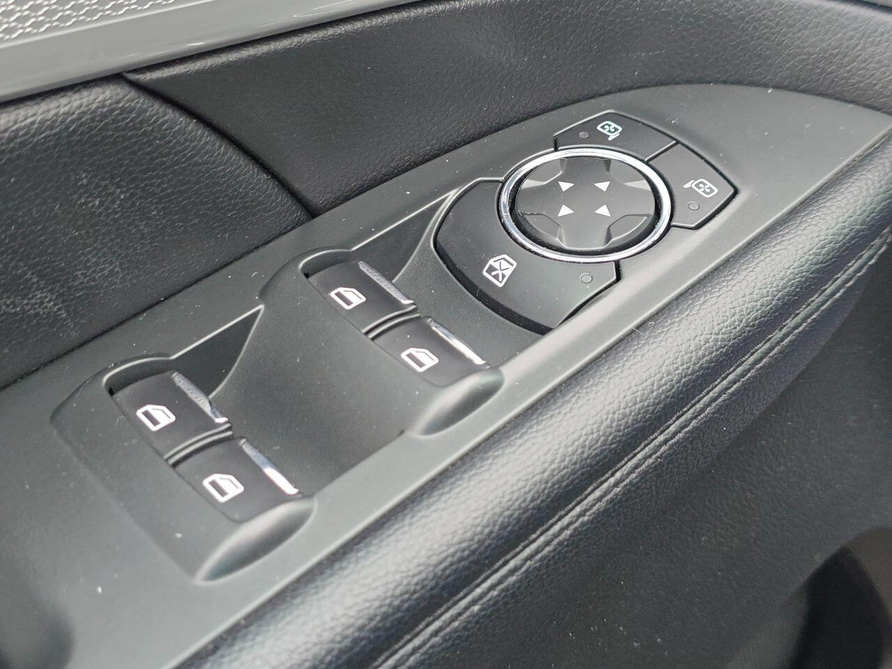 Used 2017 Ford Explorer XLT w/ Equipment Group 201A image 21