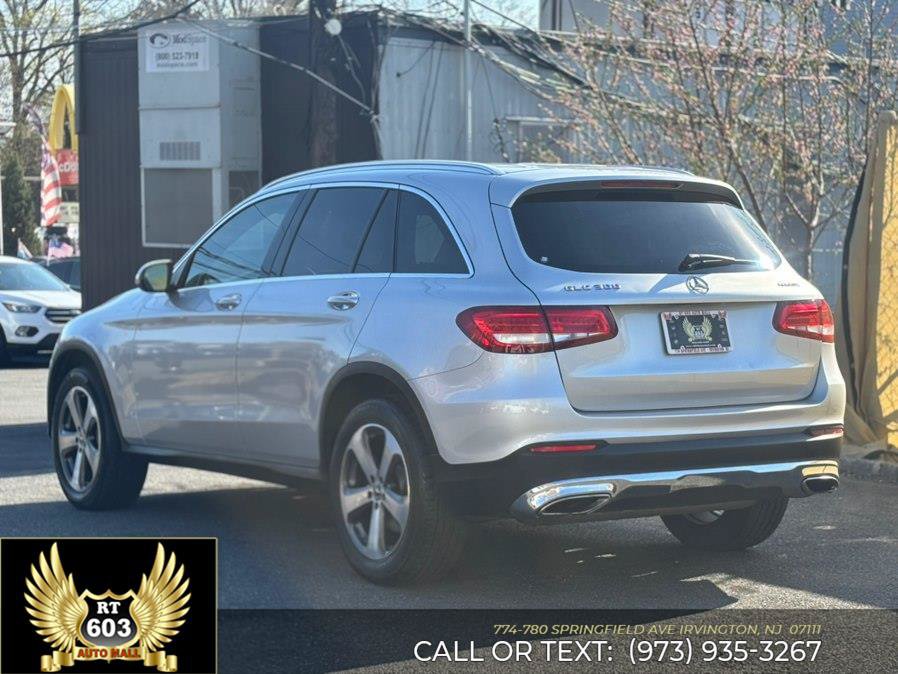 Used 2018 Mercedes-Benz GLC 300 4MATIC image 4