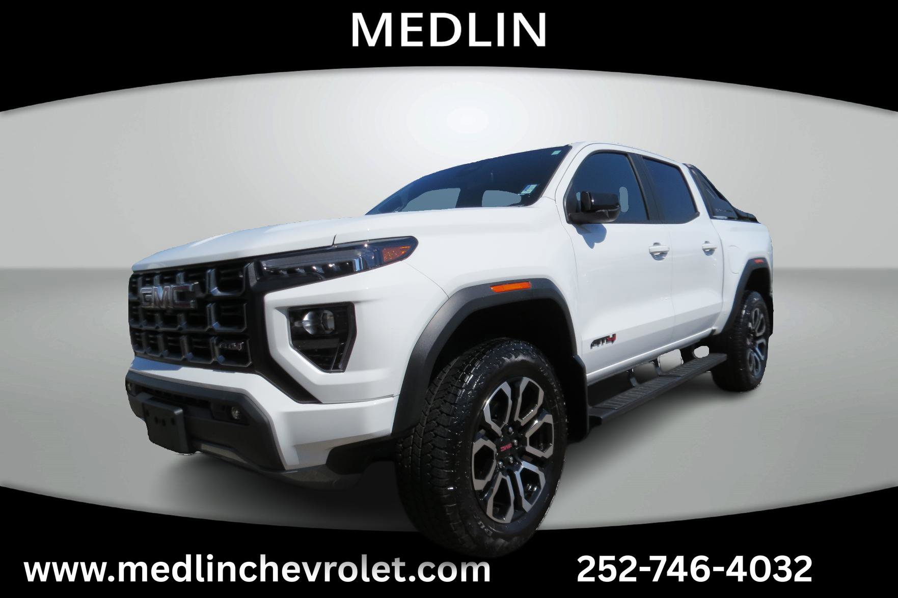 Used 2025 GMC Canyon AT4 w/ Nightfall Edition AWD/4WD image 4