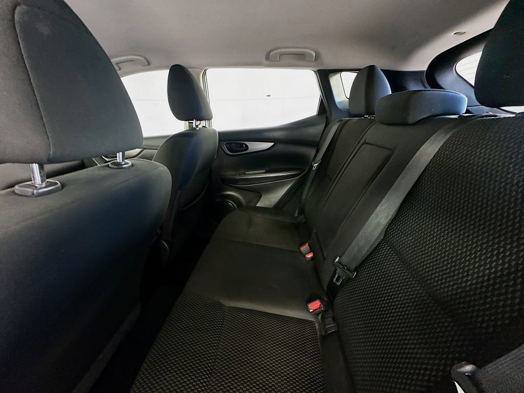 Used 2022 Nissan Rogue Sport S image 23