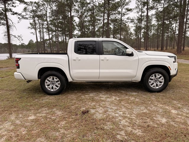 Used 2023 Nissan Frontier SV image 6