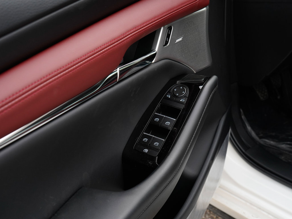 New 2026 MAZDA MAZDA3 2.5 S Hatchback w/ Premium Pkg image 15