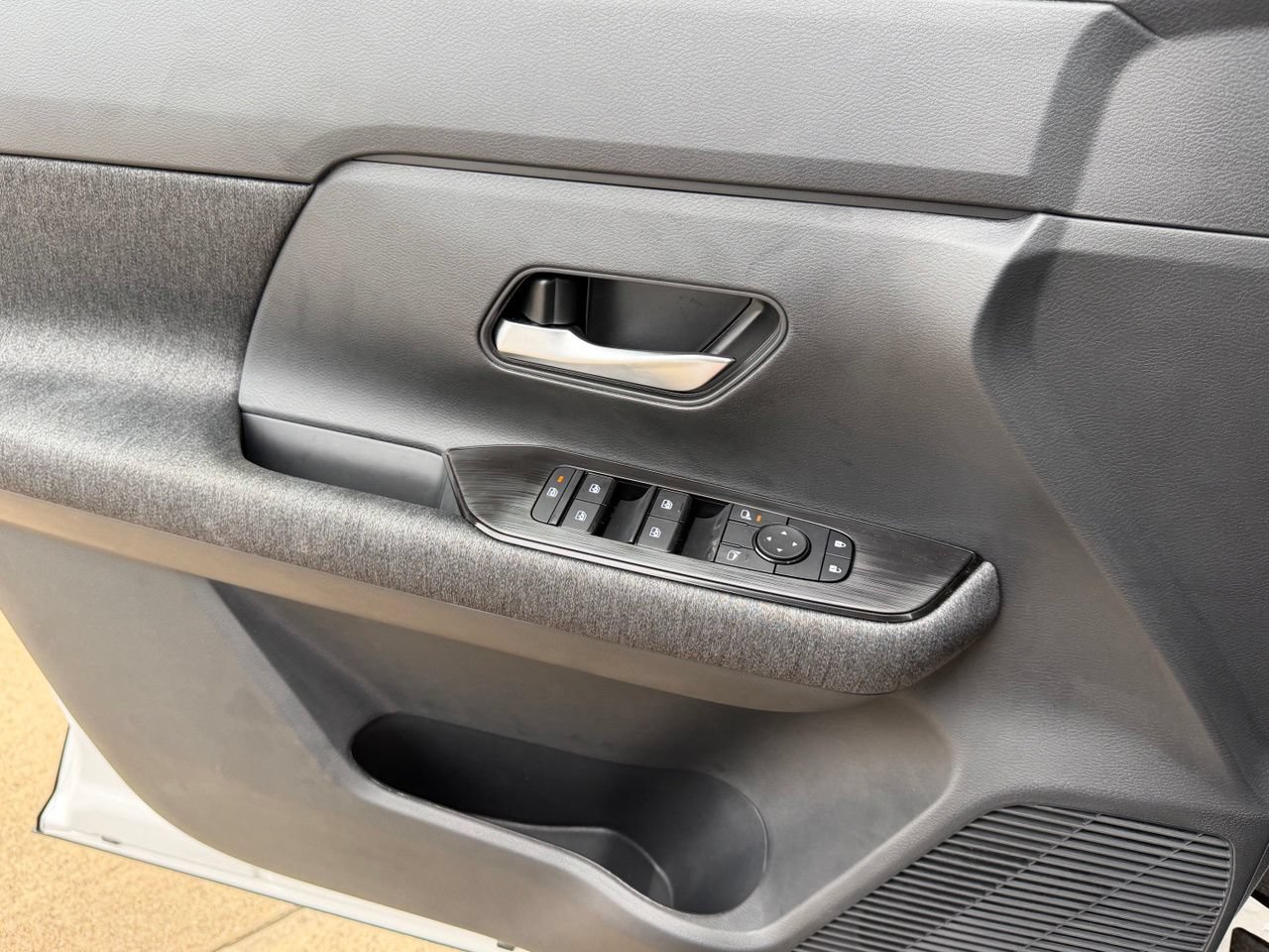 New 2026 Nissan Kicks SV AWD/4WD image 19