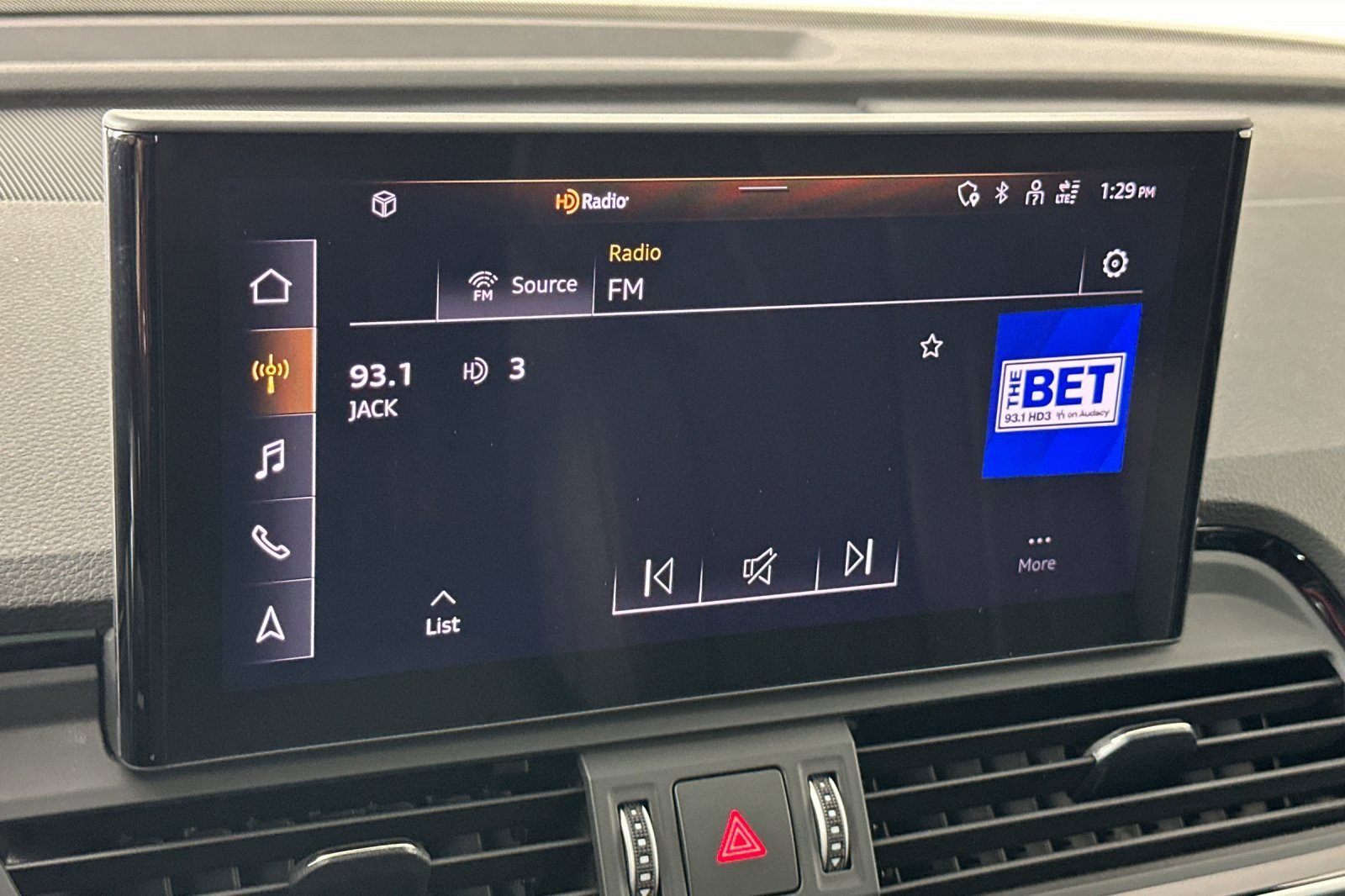 Used 2023 Audi Q5 2.0T Premium w/ Convenience Package image 17