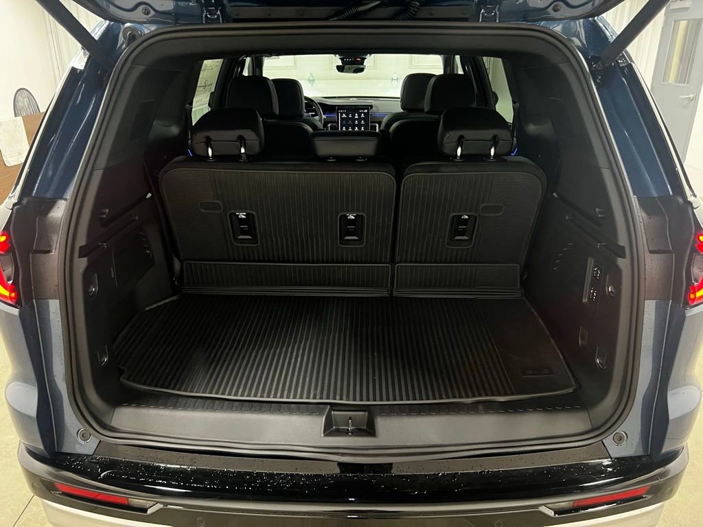 New 2026 GMC Acadia Denali w/ Super Cruise Package image 39