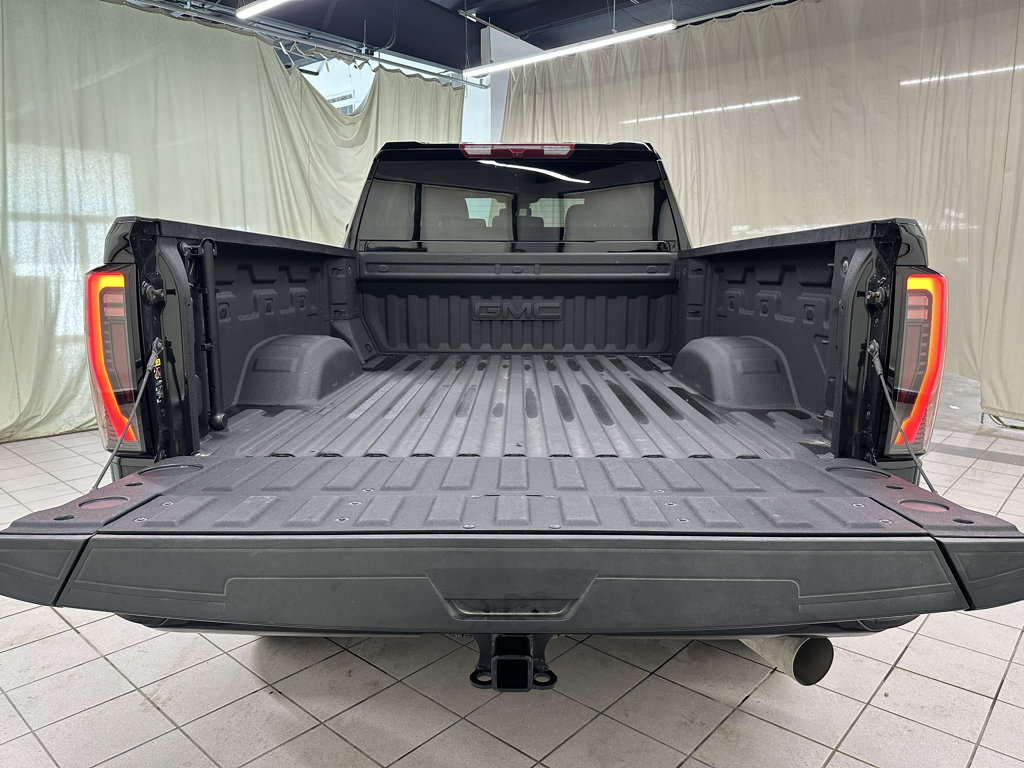 Used 2025 GMC Sierra 2500 AT4 AWD/4WD image 8