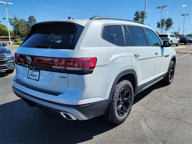 New 2026 Volkswagen Atlas Peak Edition image 3