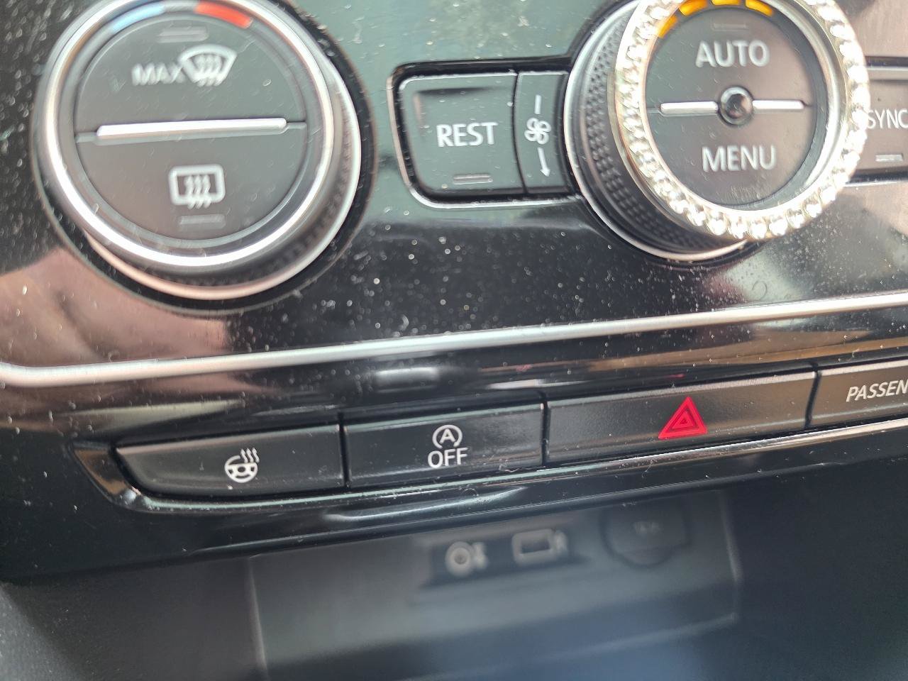 Used 2018 Volkswagen Atlas SEL Premium AWD/4WD image 19