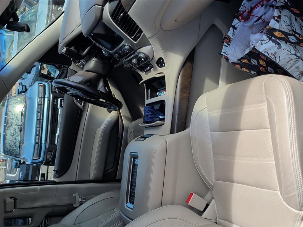 Used 2019 GMC Yukon XL Denali w/ Denali Ultimate Package image 3