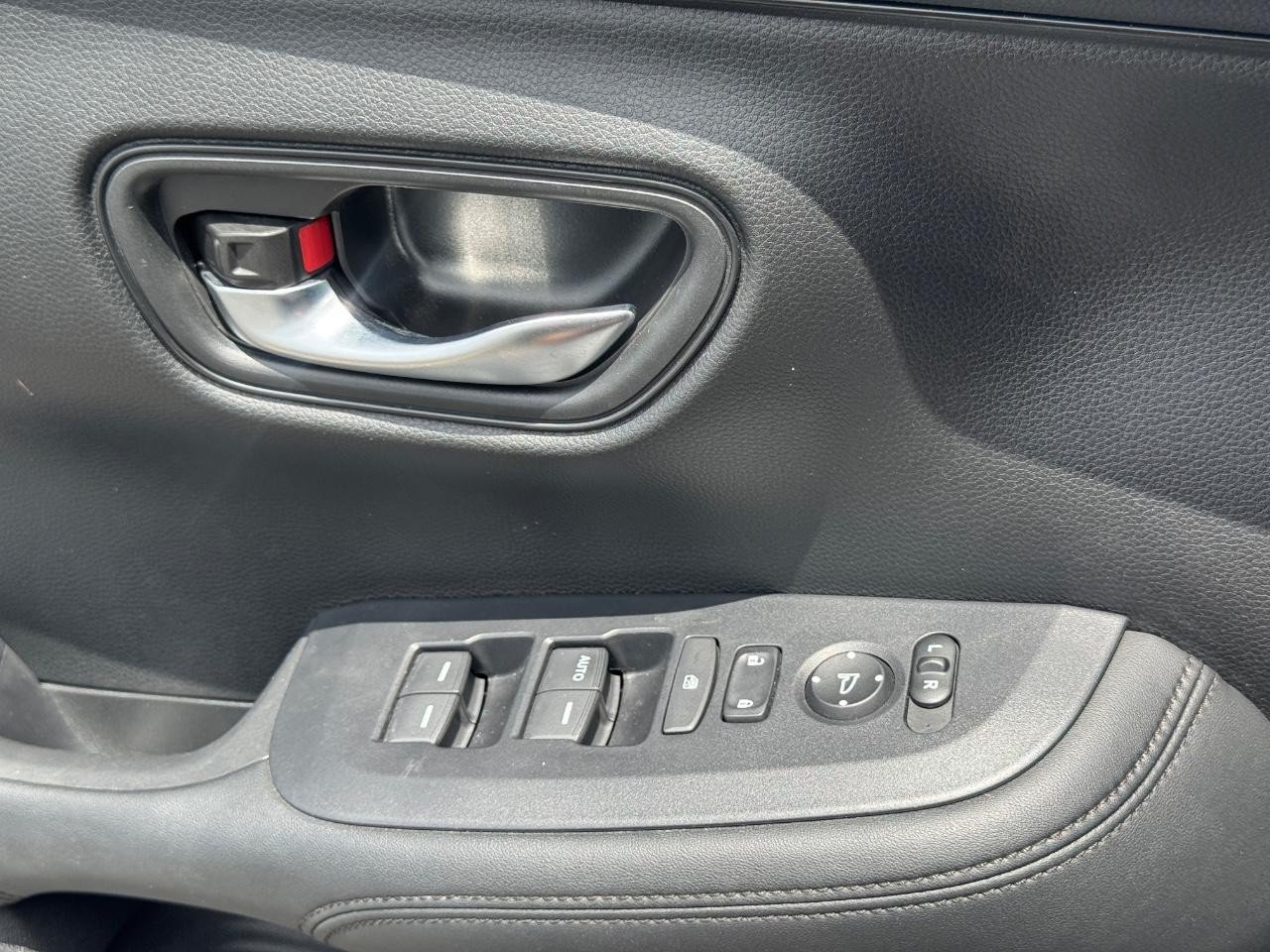Used 2024 Honda HR-V LX image 24