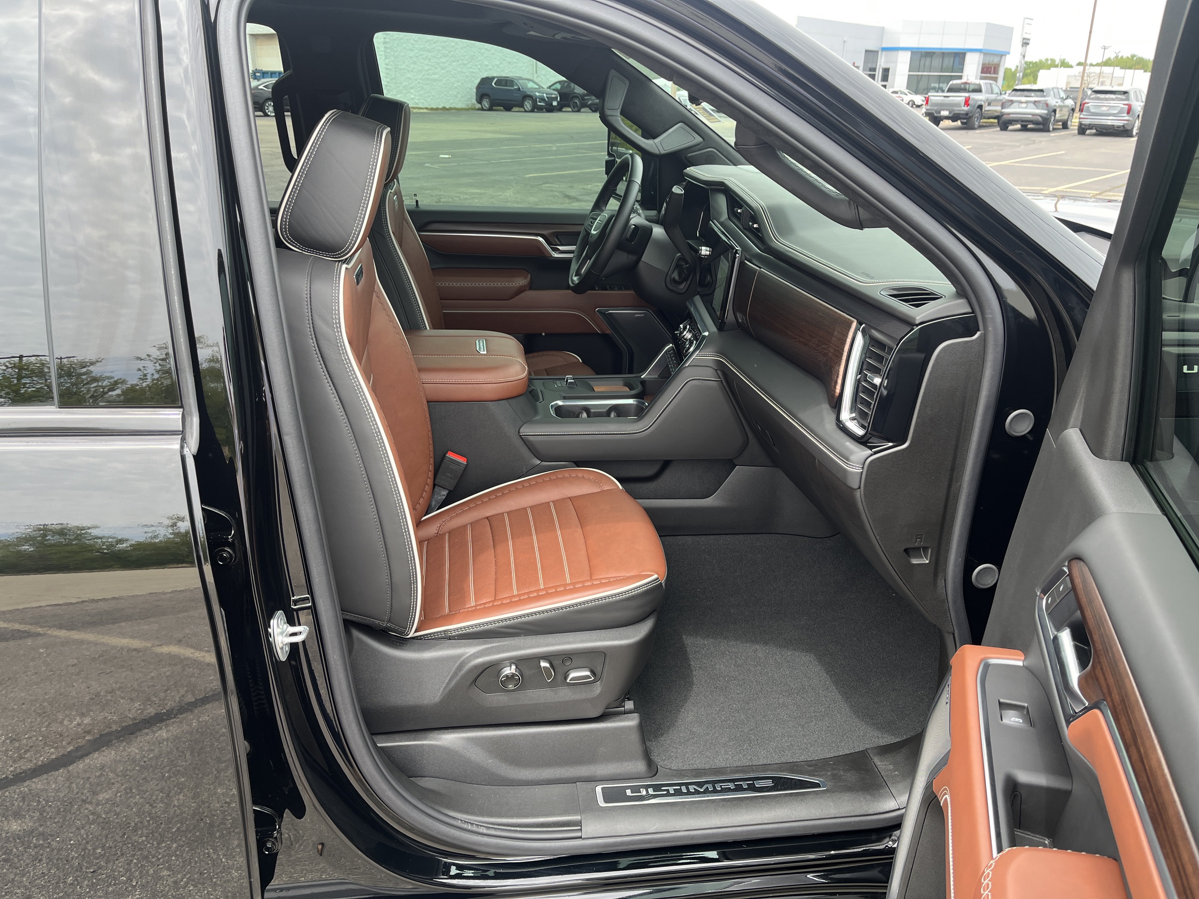 Used 2025 GMC Sierra 2500 Denali Ultimate AWD/4WD image 17