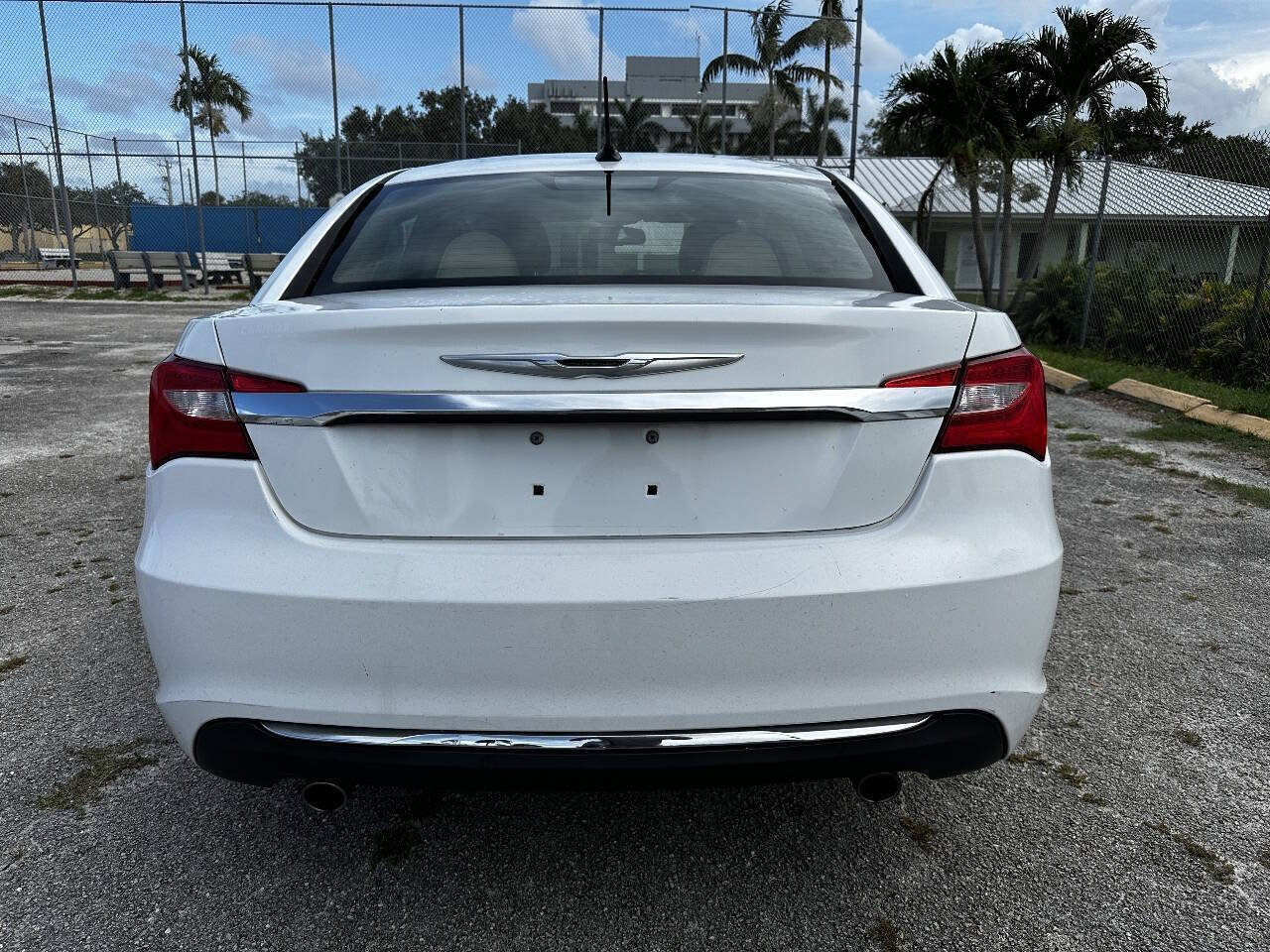Used 2011 Chrysler 200 Limited FWD image 8