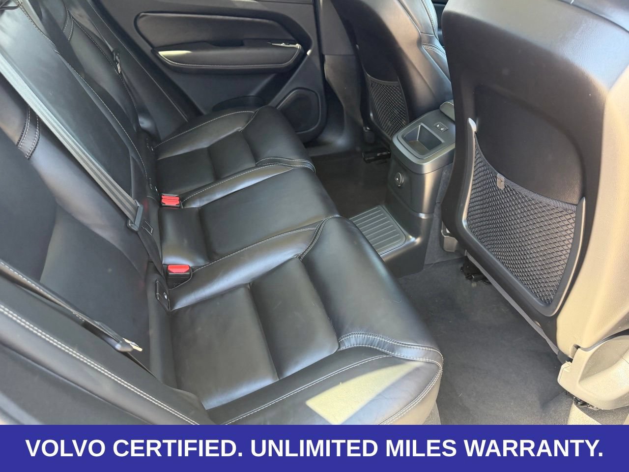 Certified 2024 Volvo XC60 T8 Ultimate w/ Protection Package Premier AWD/4WD image 34