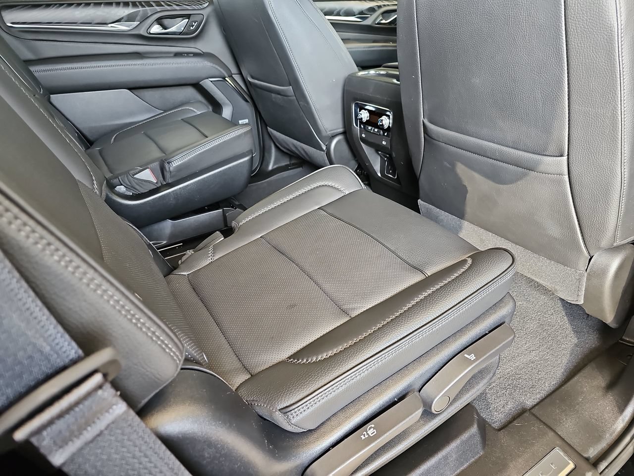 Certified 2023 GMC Yukon Denali AWD/4WD image 14
