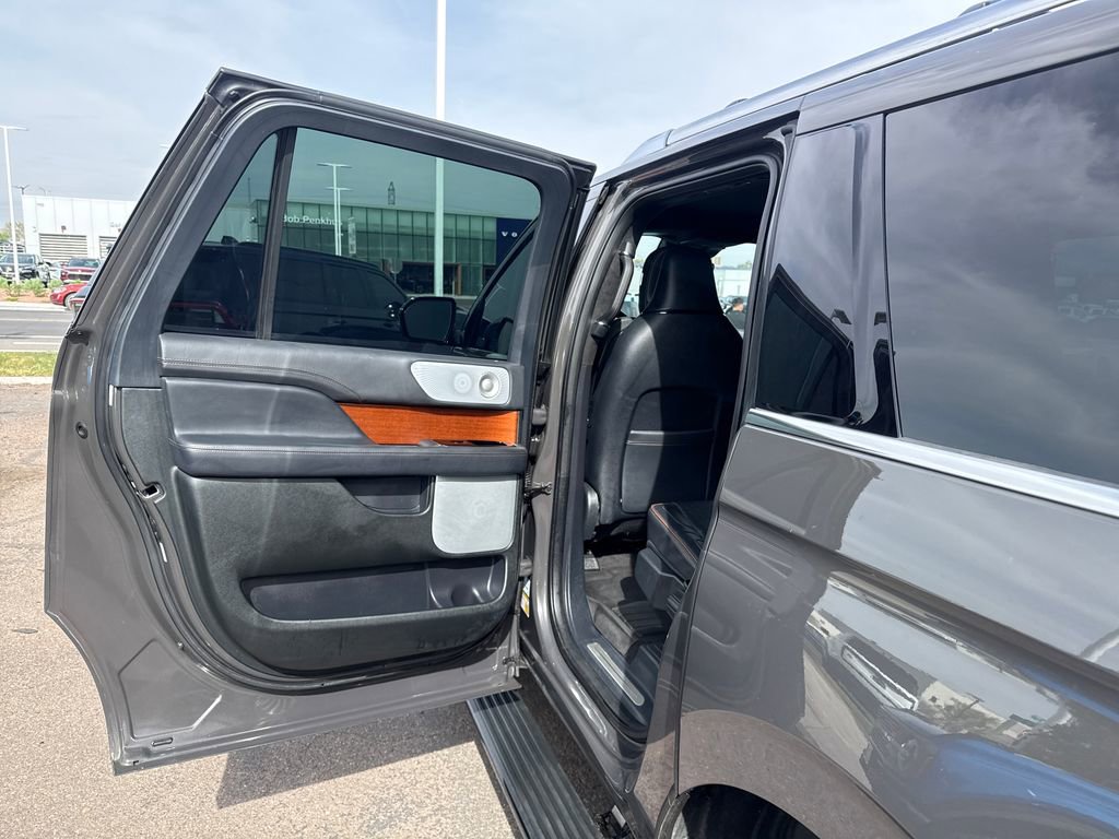 Certified 2024 Lincoln Navigator L Black Label AWD/4WD image 17