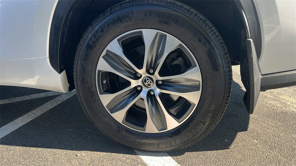 Used 2023 Toyota Highlander XLE image 43