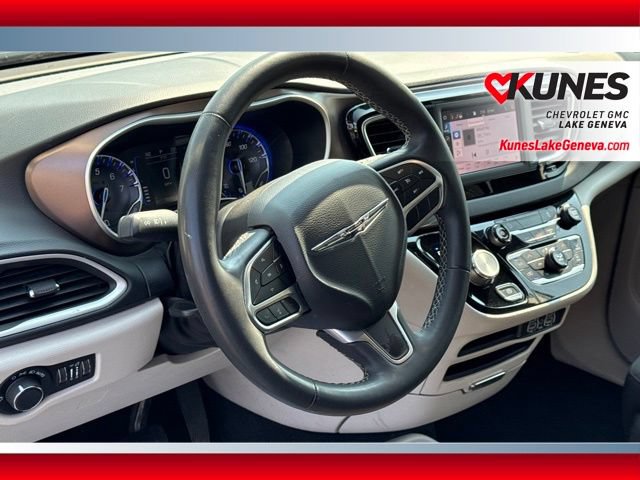 Used 2023 Chrysler Voyager LX FWD image 25