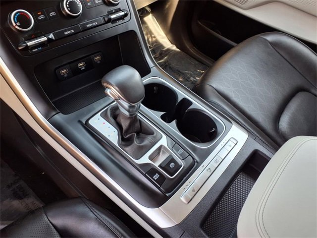 Used 2024 Kia Carnival LX image 21