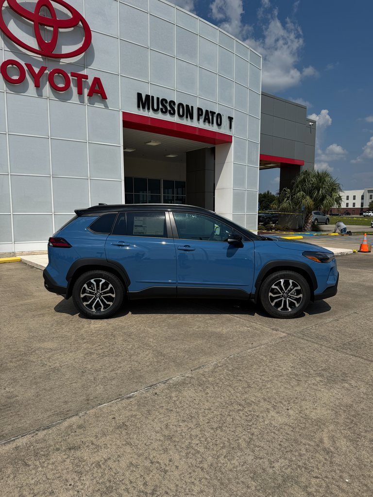 Used 2026 Toyota Corolla Cross AWD Hybrid w/ Moonroof Package image 6