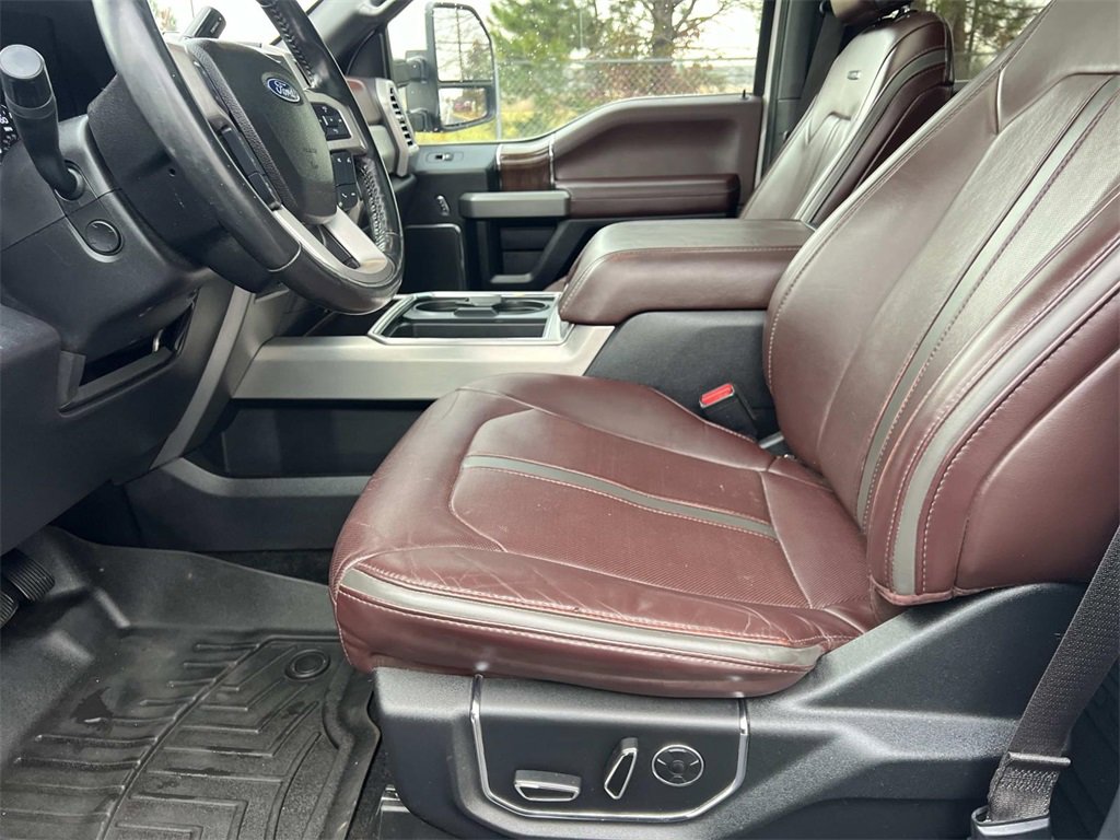 Used 2017 Ford F350 Platinum w/ Platinum Ultimate Package image 16