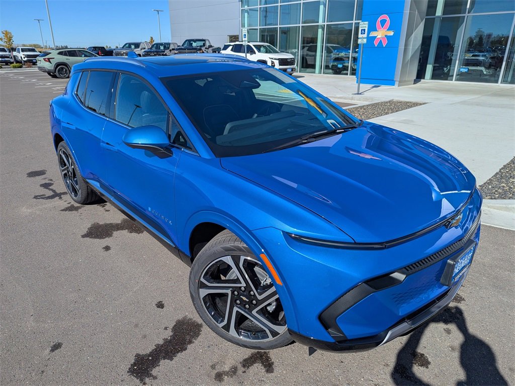 New 2026 Chevrolet Equinox EV LT image 2
