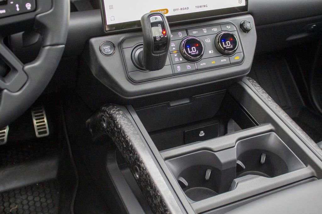 Used 2026 Land Rover Defender 110 image 21