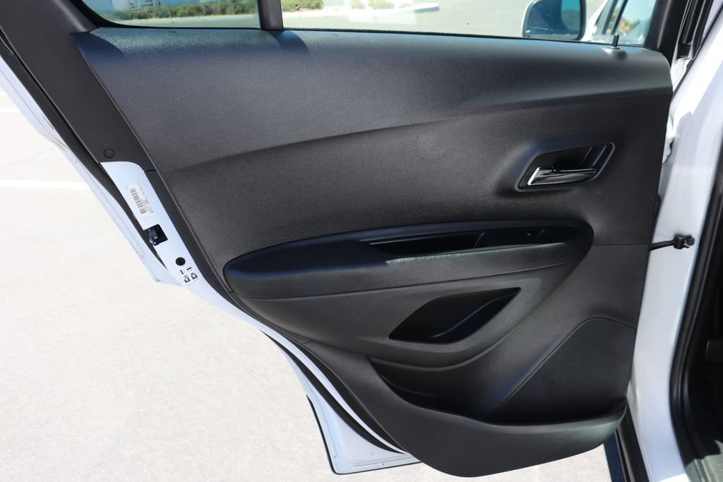 Used 2020 Chevrolet Trax LS FWD image 12