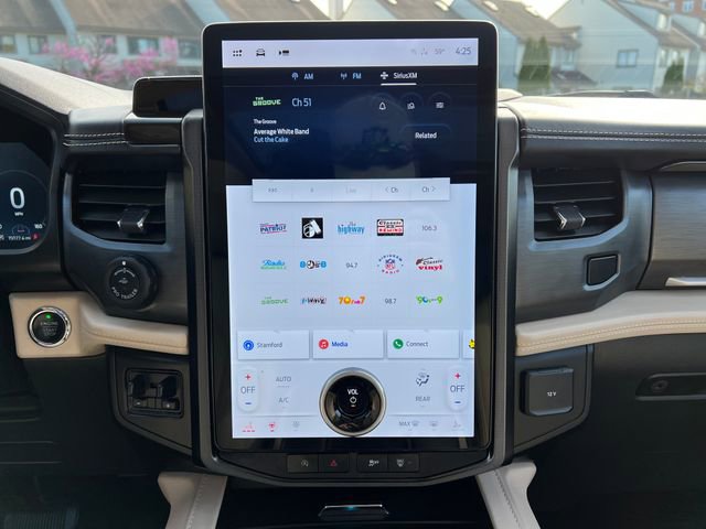 Used 2023 Ford Expedition Platinum AWD/4WD image 21