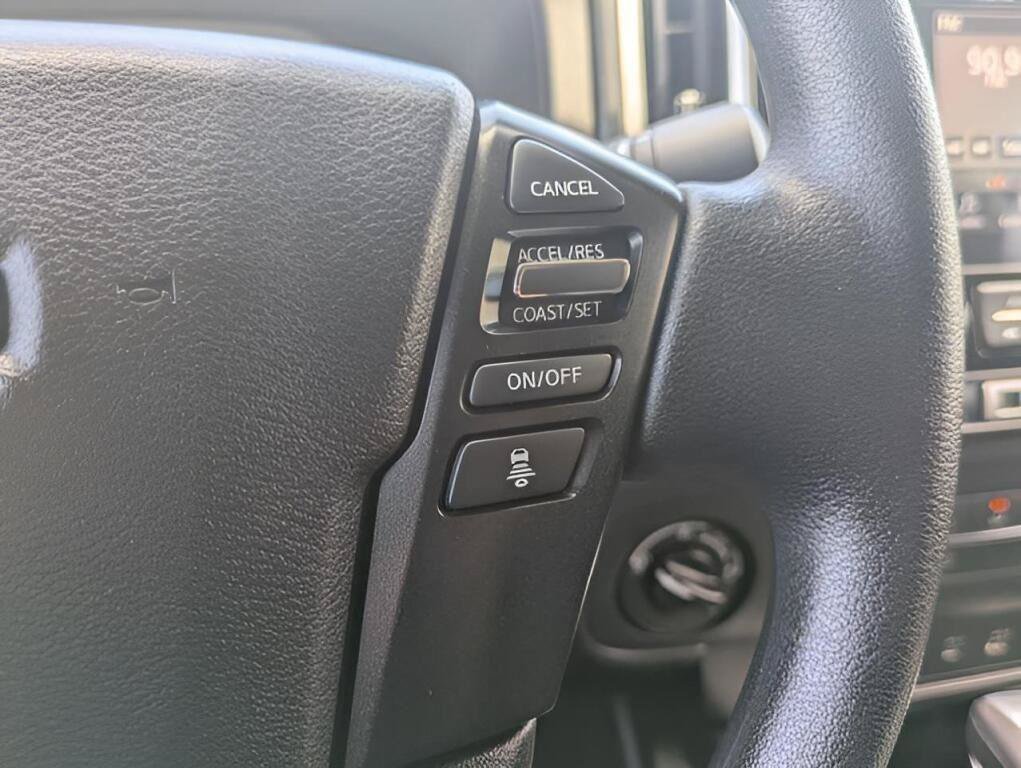 Used 2025 Nissan Frontier SV AWD/4WD image 14