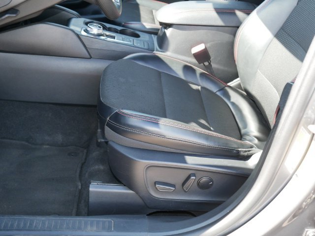 Used 2025 Ford Escape ST-Line Select AWD/4WD image 14
