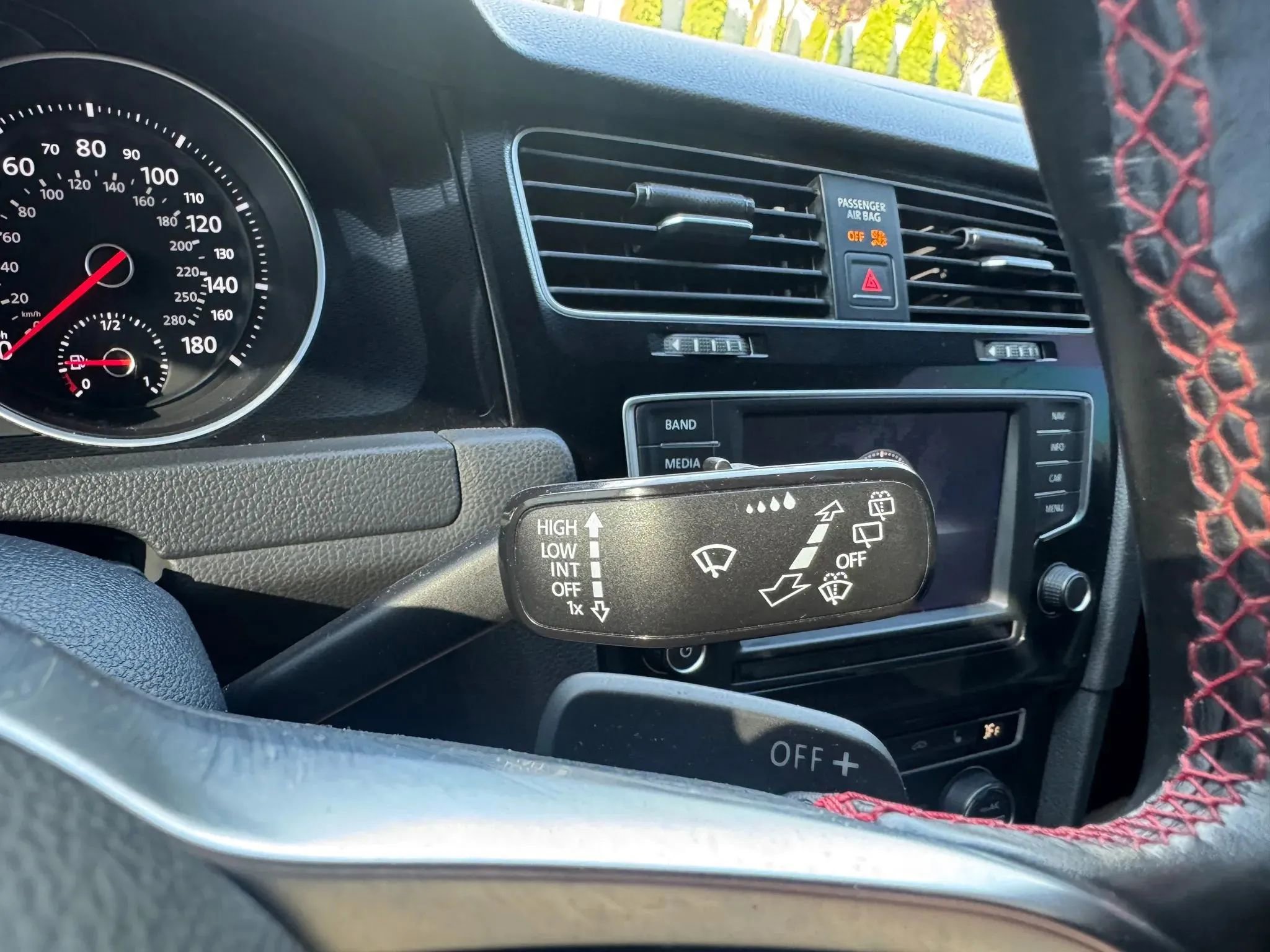 Used 2017 Volkswagen GTI SE FWD image 10
