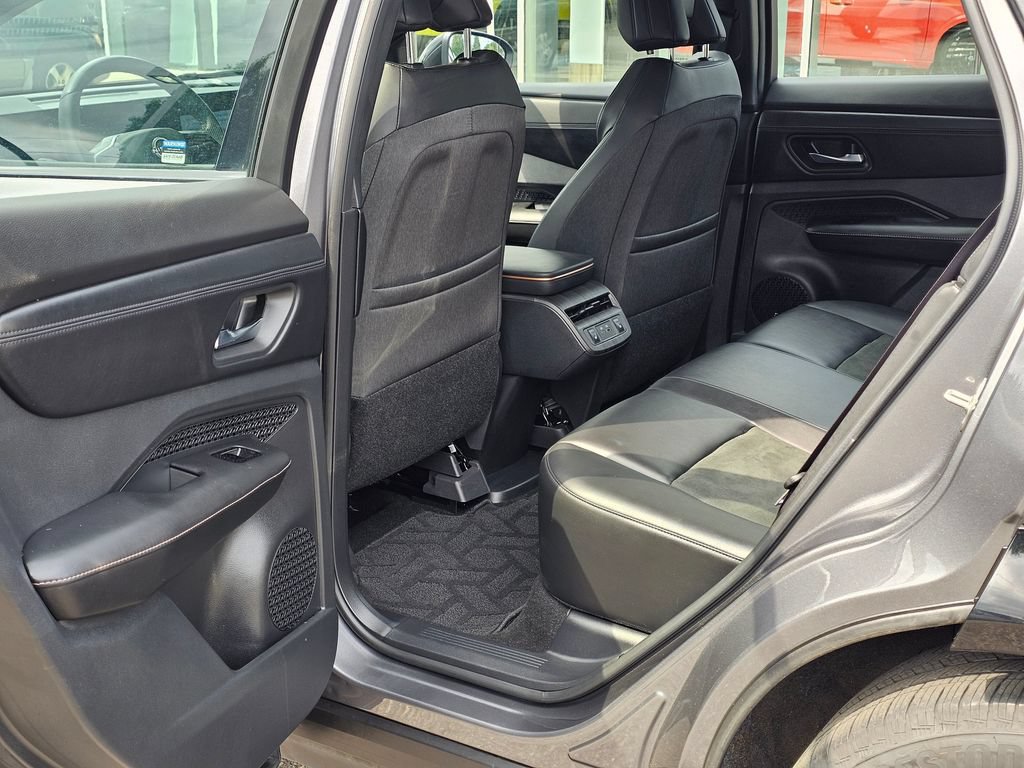 Used 2023 Nissan Ariya FWD image 16
