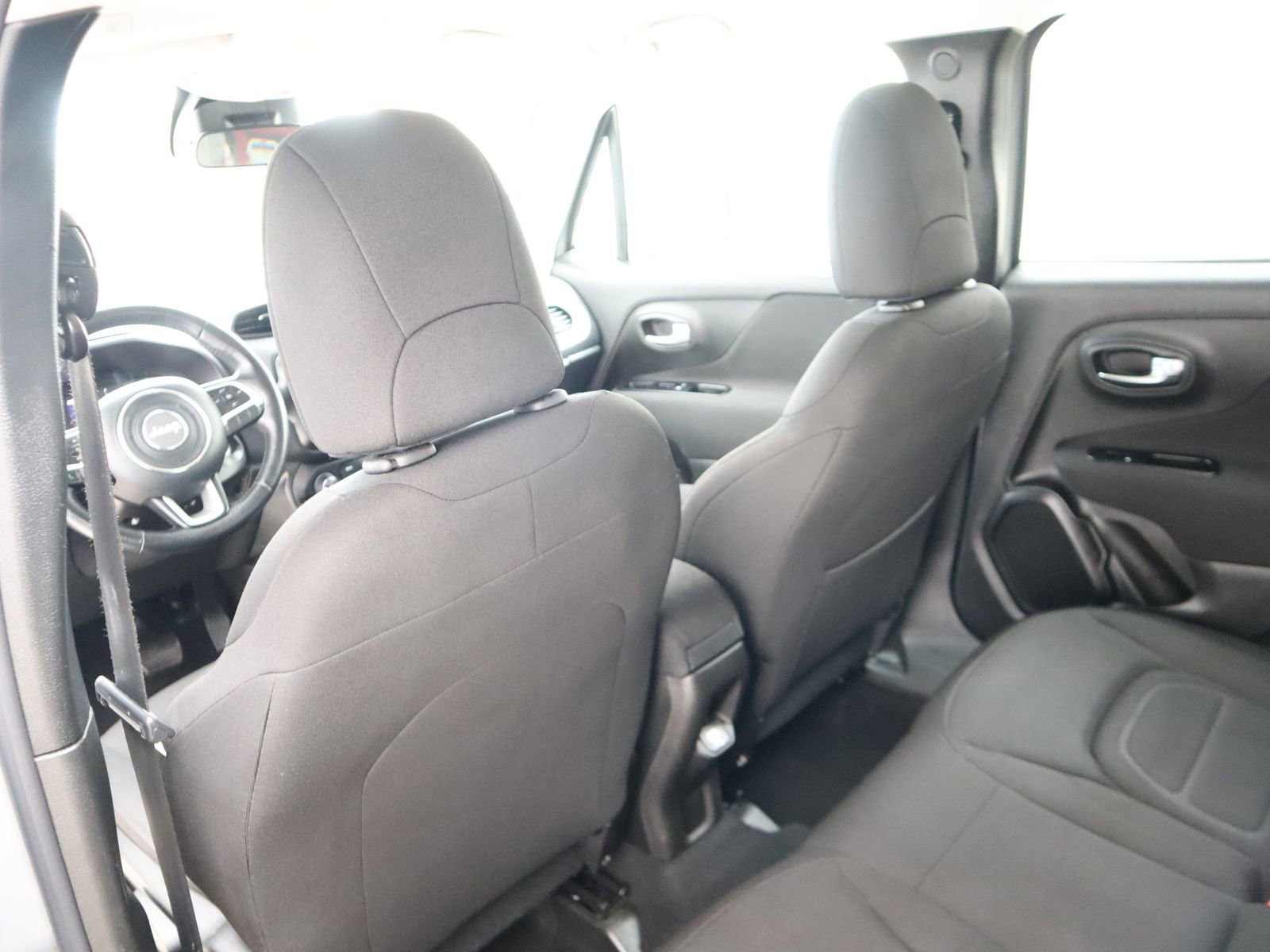 Used 2020 Jeep Renegade Latitude w/ Cold Weather Group image 46