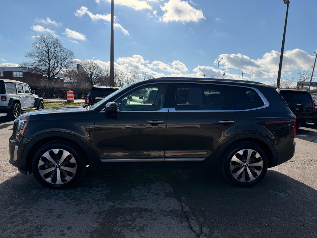 Used 2020 Kia Telluride S w/ S 8 Passenger Seating Package image 7