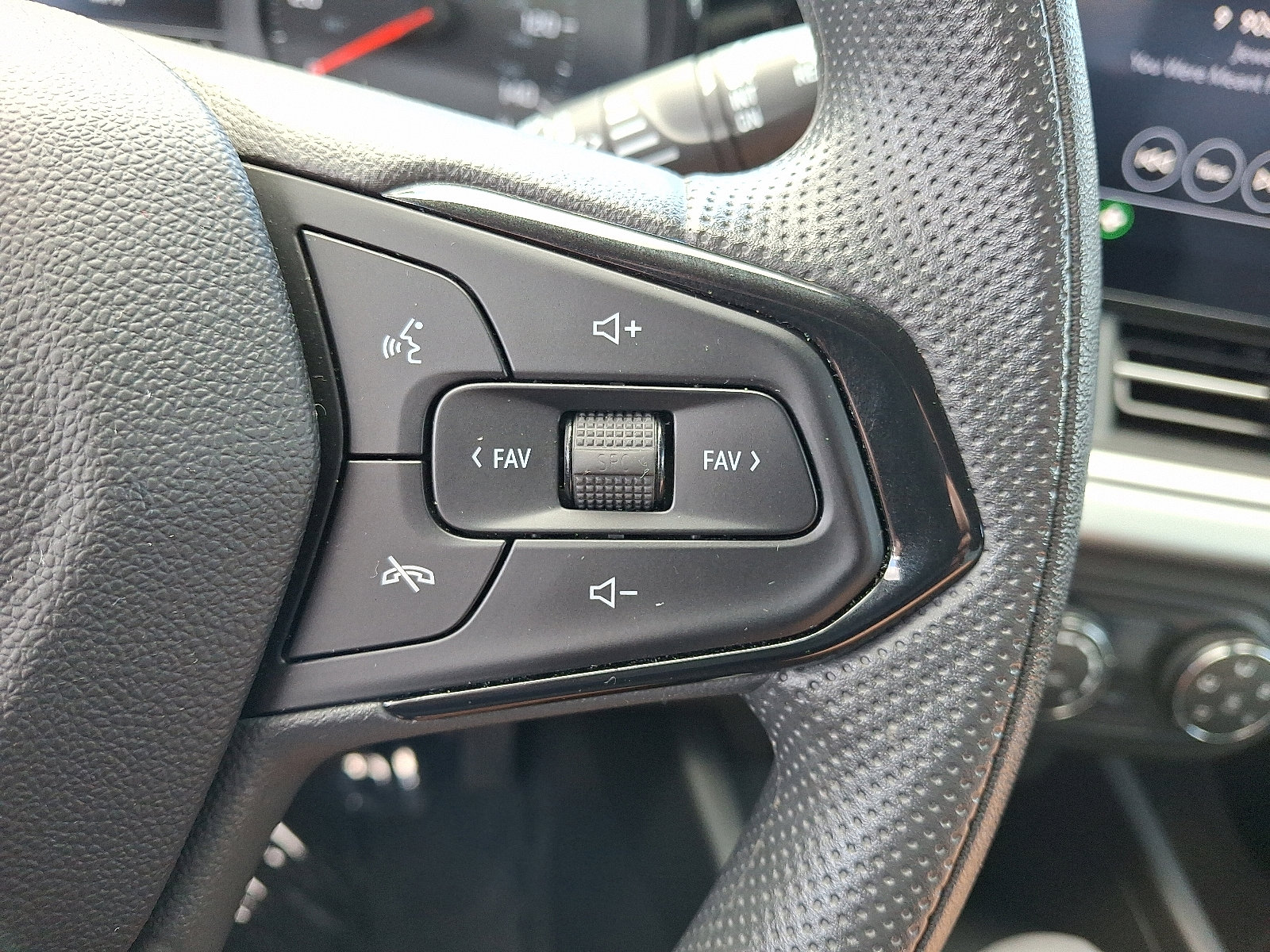 Used 2025 Chevrolet Trax LS image 22