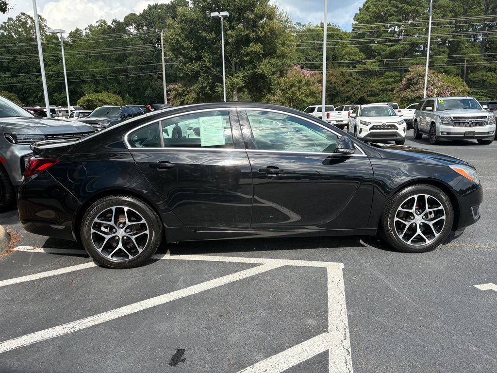 Used 2017 Buick Regal Sport Touring FWD image 4