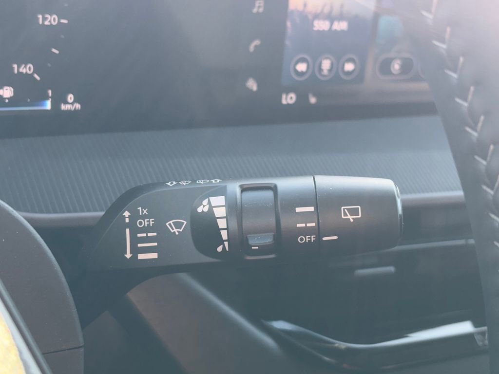 Used 2025 Nissan Murano SV image 16