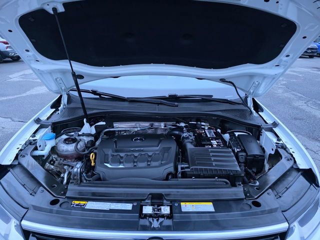 Used 2021 Volkswagen Tiguan SE R-Line image 13