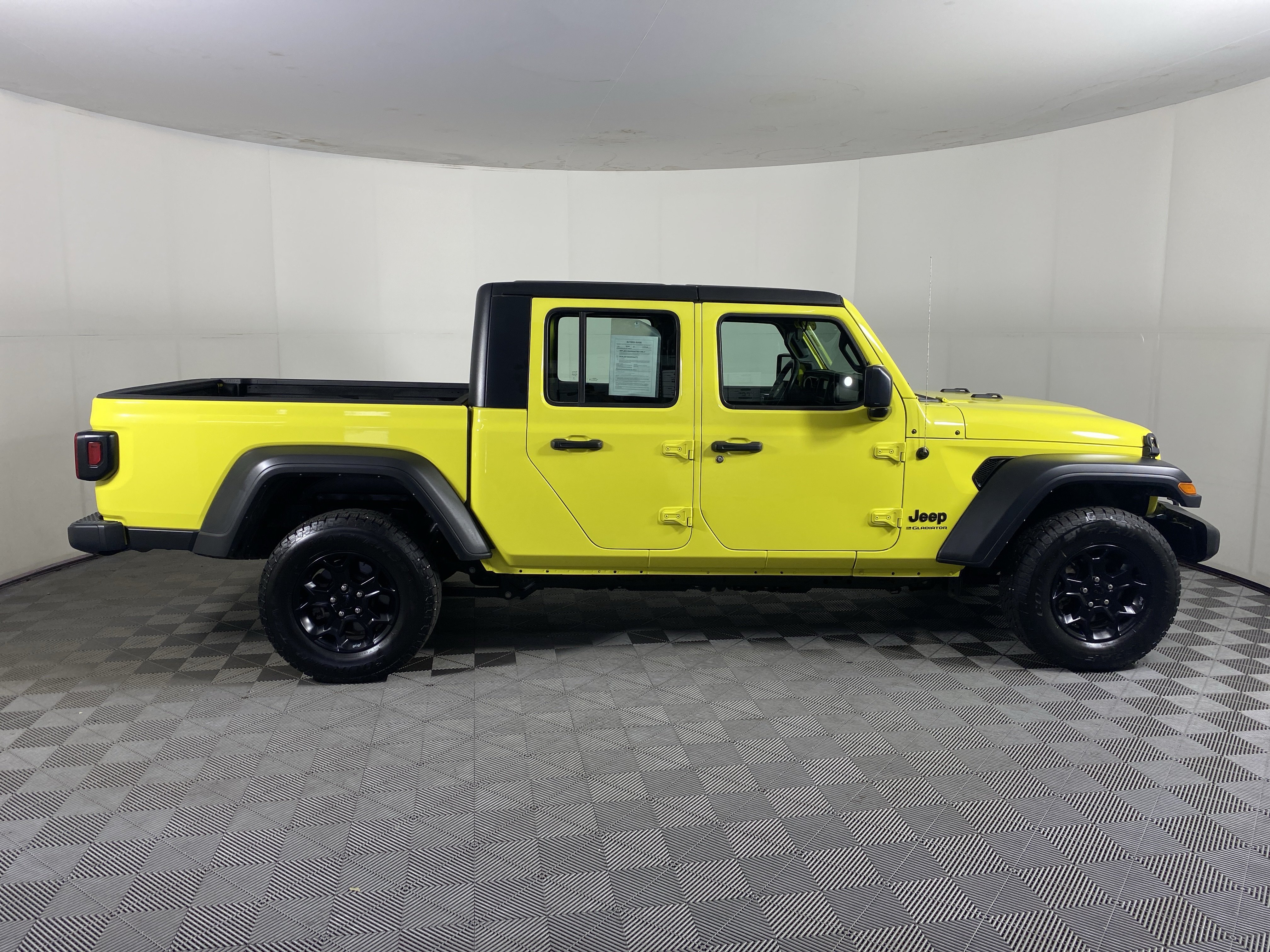 Used 2023 Jeep Gladiator Sport w/ Off Road Group AWD/4WD image 5