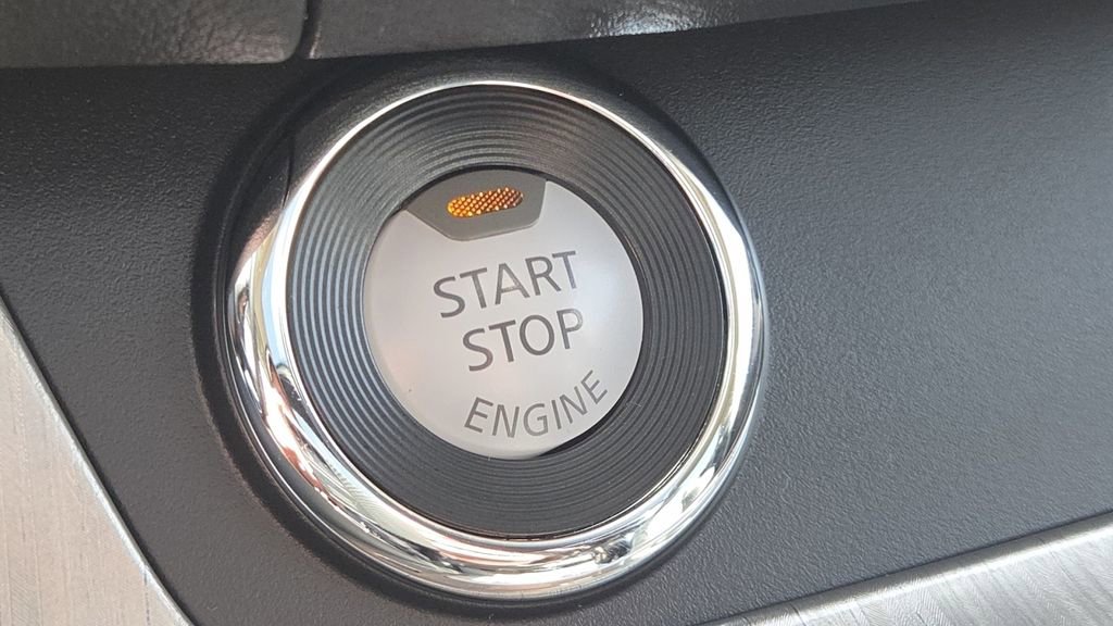 Used 2018 Nissan Murano SL w/ Moonroof Package image 9