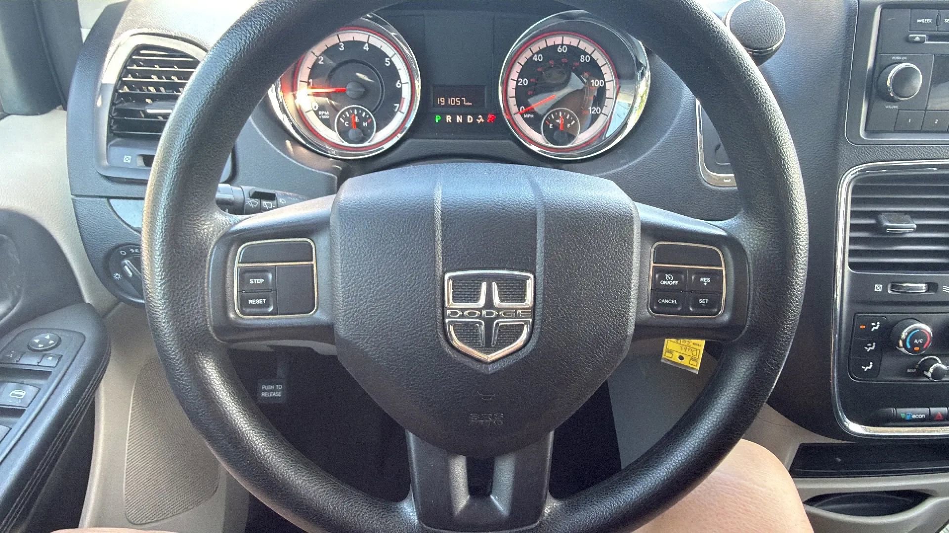 Used 2013 Dodge Grand Caravan SXT FWD image 7